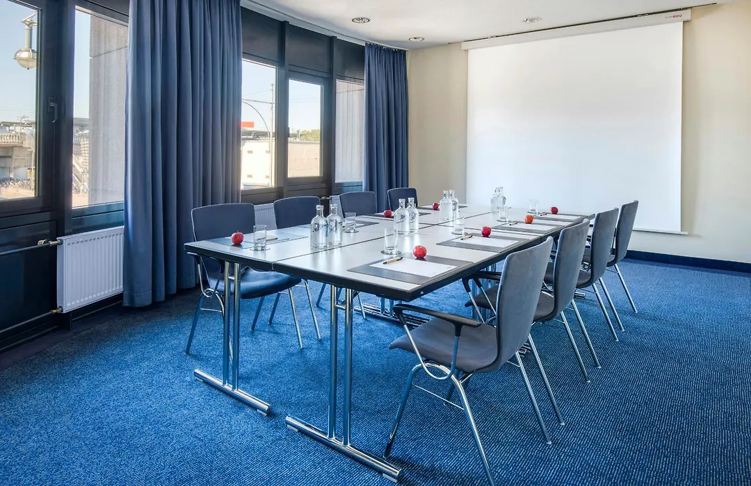 Hotel Freiburg City Center By Leonardo Hotels-1